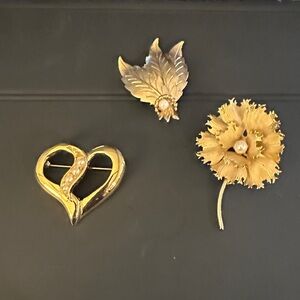 Elegant Vintage  Gold and Pearl Brooch Set